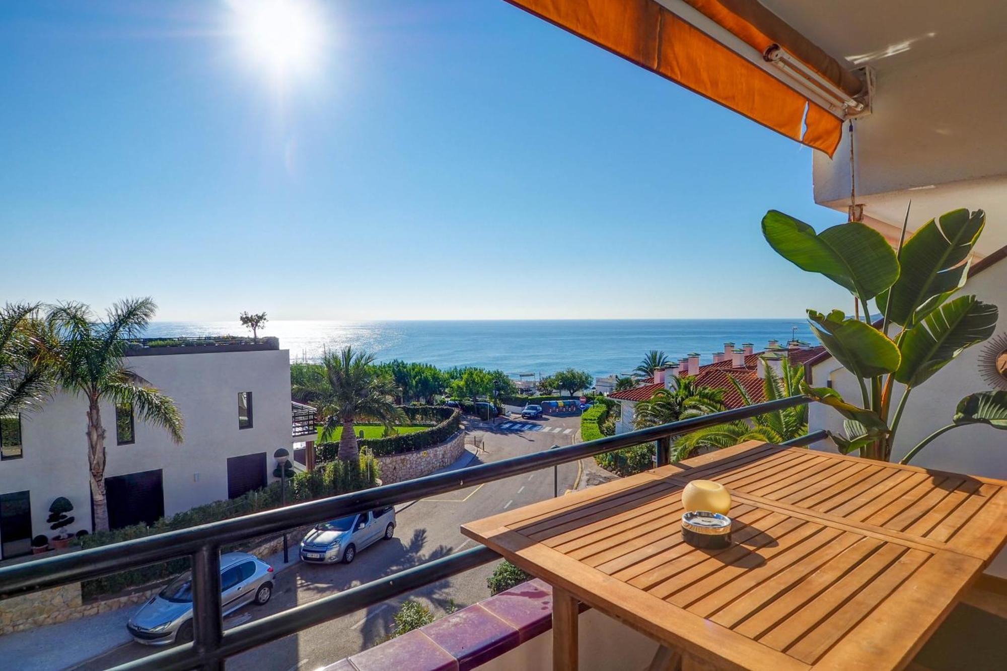 Balmins Surf By Hello Homes Sitges Bagian luar foto
